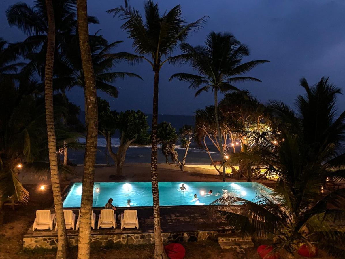Naomi Beach Hotel Weligama Exterior foto
