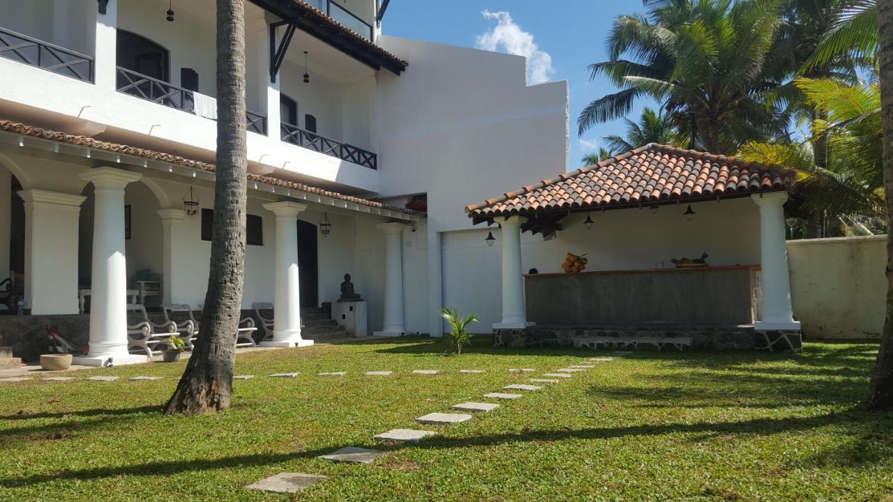 Naomi Beach Hotel Weligama Exterior foto